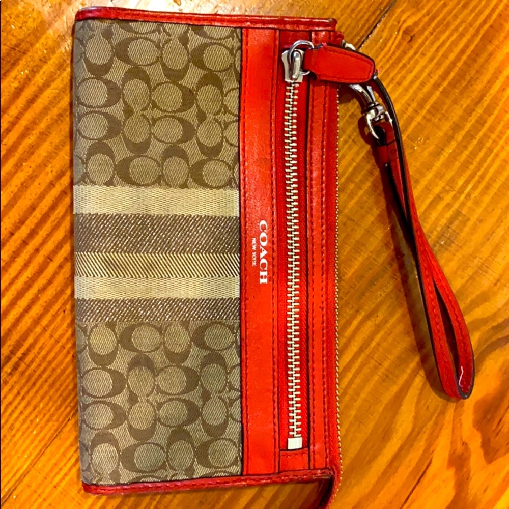 Coach wristlet wallet